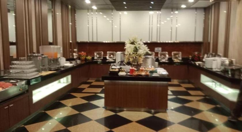 Sri U-Thong Grand Hotel Suphan Buri Exterior photo