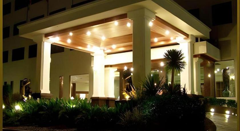 Sri U-Thong Grand Hotel Suphan Buri Exterior photo